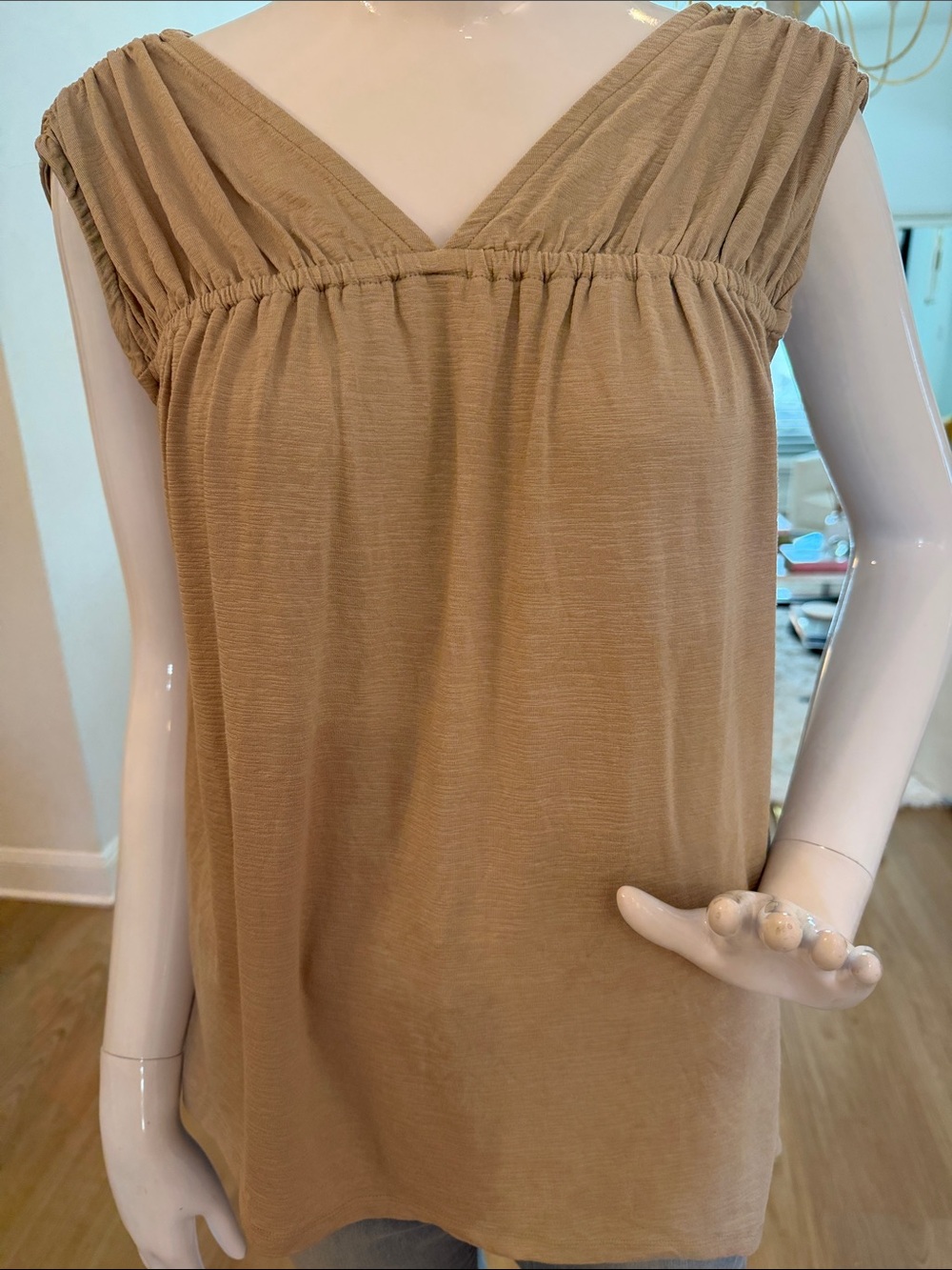 Lisa Rinna Collection Tan V-Neck Sleeveless Top